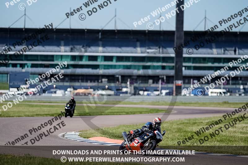 Rockingham no limits trackday;enduro digital images;event digital images;eventdigitalimages;no limits trackdays;peter wileman photography;racing digital images;rockingham raceway northamptonshire;rockingham trackday photographs;trackday digital images;trackday photos